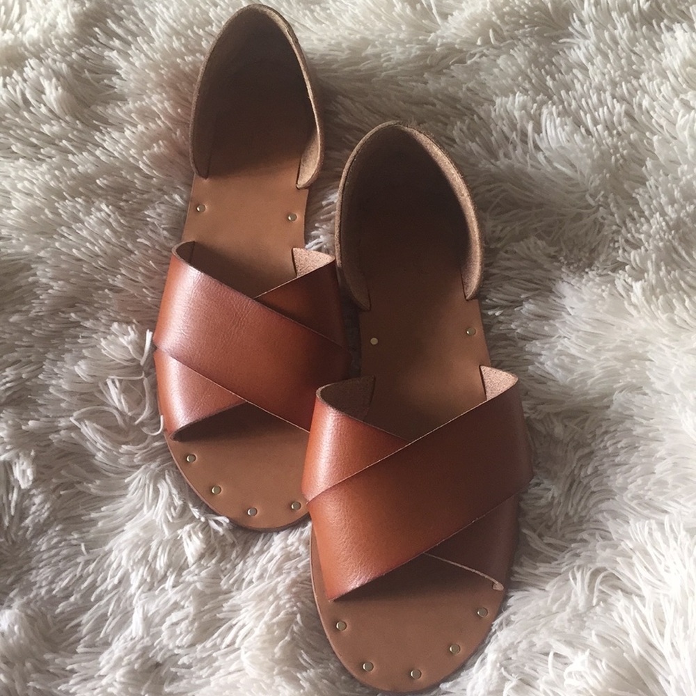 Universal Thread brown sandals